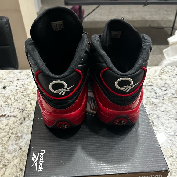 Allen Iverson Questions Mid 76ers Bred - Picture 4 of 6